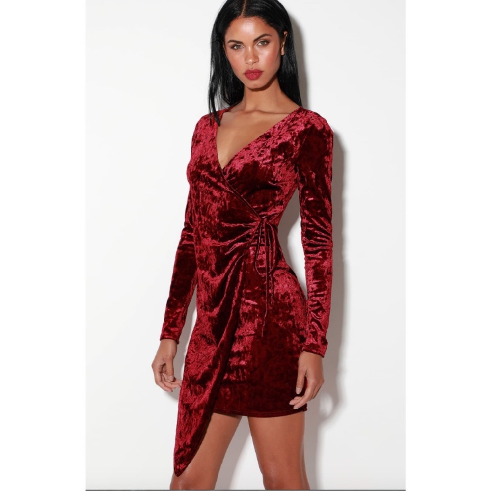 Lulu's Galiana Burgundy Velvet Long Sleeve Wrap Dress Size Medium
